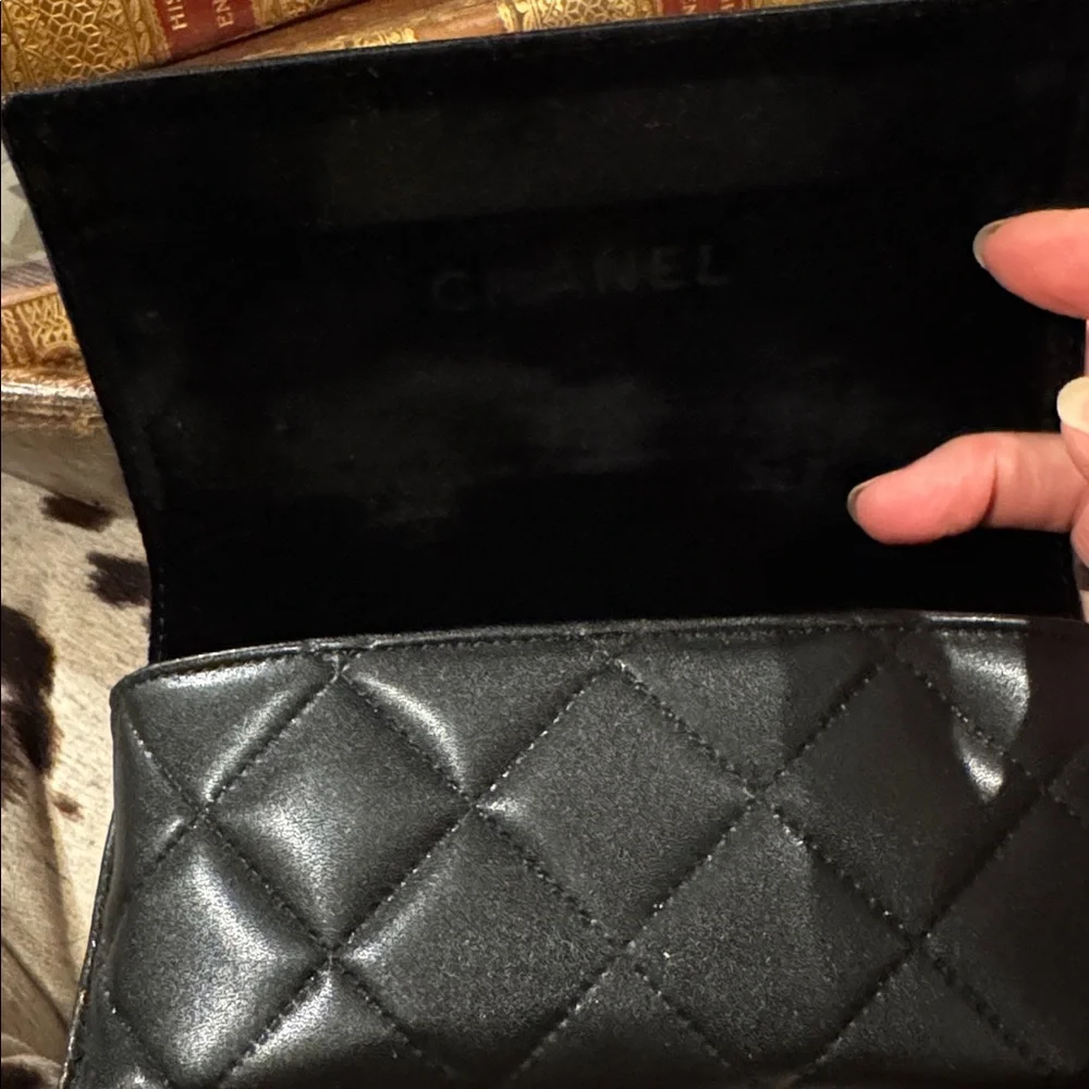 Chanel Pilot Polarized aviator sunglasses in quilted leather case - Picture 5 of 14